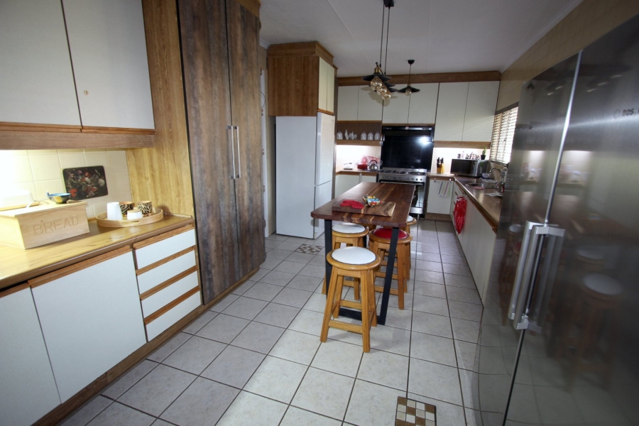 7 Bedroom Property for Sale in Jim Fouchepark Free State